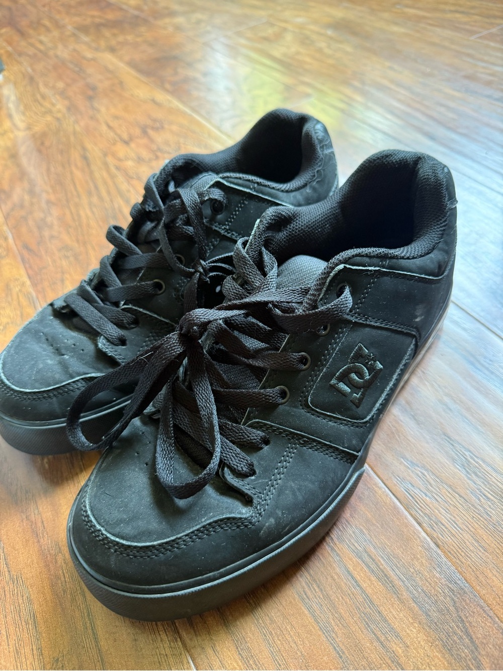 DC Men’s Black Low-Top Skate Sneakers